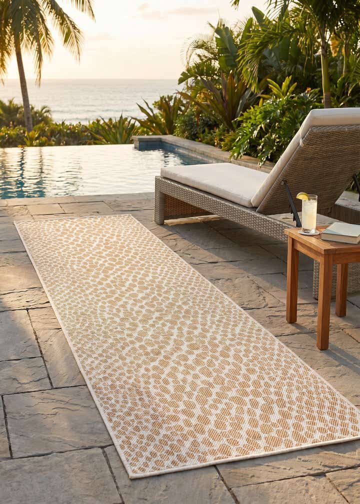 2' x 6' Easy-Clean Jill Zarin Cape Town Indoor / Outdoor Runner Rug