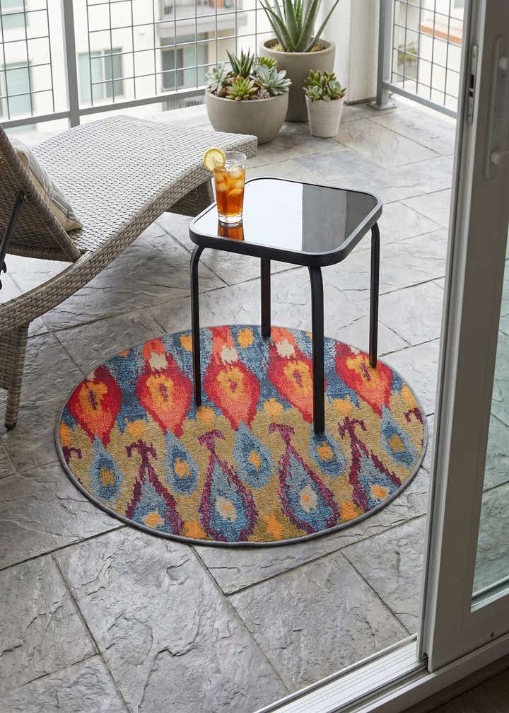 2' 7 x 2' 7 Easy-Clean Modern Indoor / Outdoor Round Rug