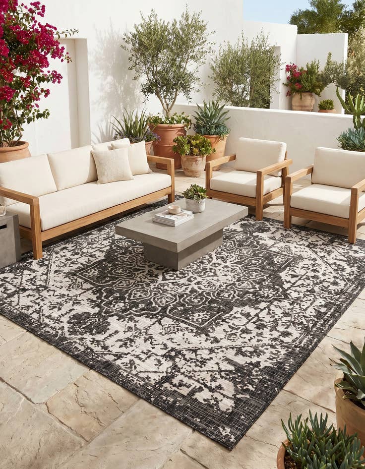 Detail image of 7' 10 x 7' 10 Easy-Clean Jill Zarin Dubai Indoor / Outdoor Square Rug