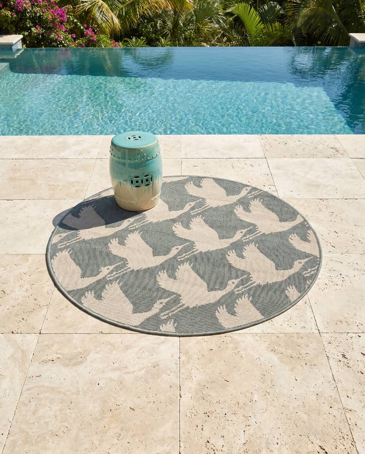 Detail image of 3' x 3' Easy-Clean Coastal Indoor / Outdoor Round Rug