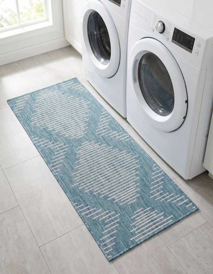 Detail image of 2' x 4' Easy-Clean Modern Indoor / Outdoor Runner Rug