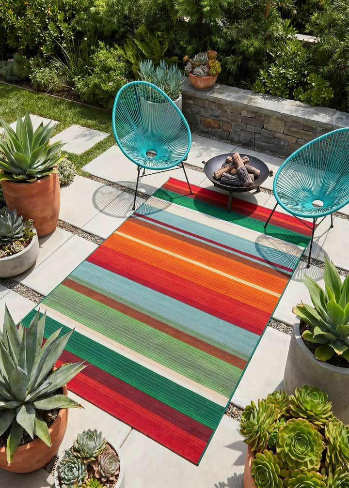 4' x 6' Easy-Clean Modern Indoor / Outdoor Rug