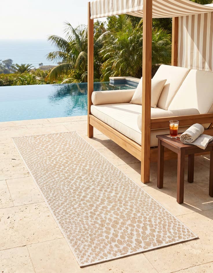 Detail image of 2' x 6' Easy-Clean Jill Zarin Cape Town Indoor / Outdoor Runner Rug
