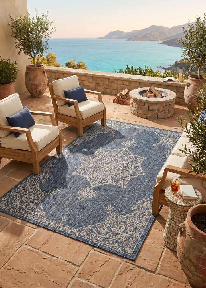 5' 3 x 8' Easy-Clean Traditional Indoor / Outdoor Rug