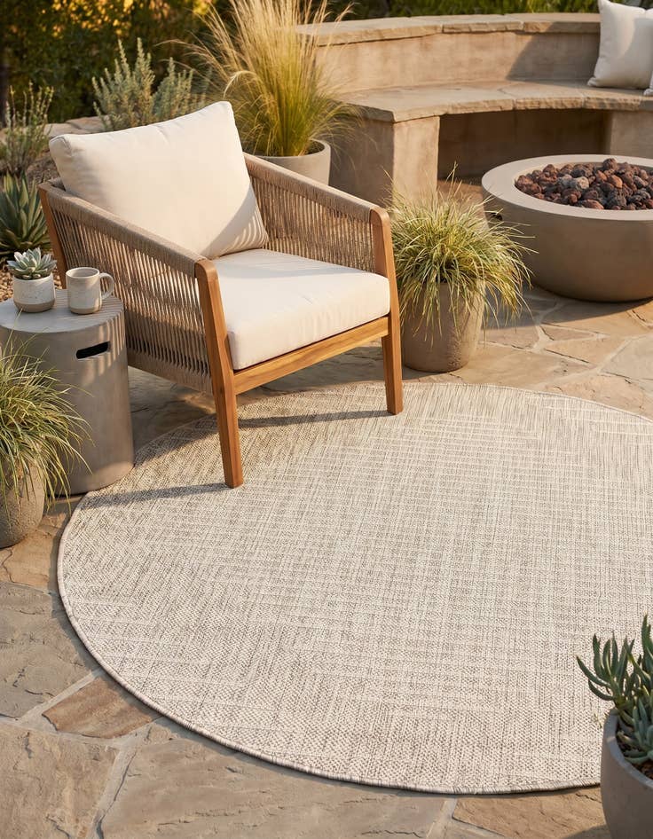 Detail image of 4' x 4' Easy-Clean Modern Indoor / Outdoor Round Rug