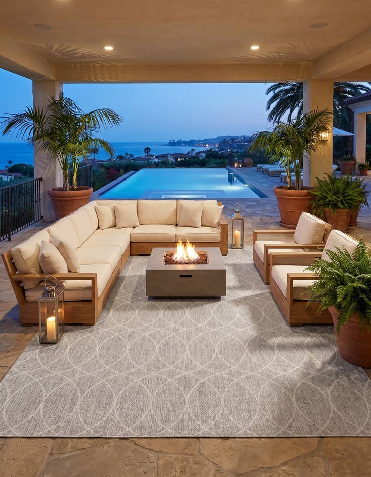 Detail image of 9' x 12' Easy-Clean Trellis Indoor / Outdoor Rug