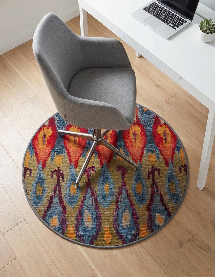 Detail image of 2' 7 x 2' 7 Easy-Clean Modern Indoor / Outdoor Round Rug