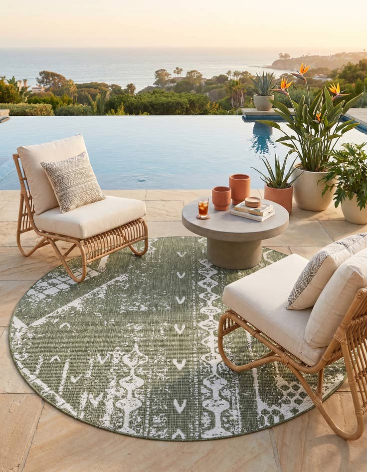 Detail image of 6' x 6' Easy-Clean Bohemian Indoor / Outdoor Round Rug