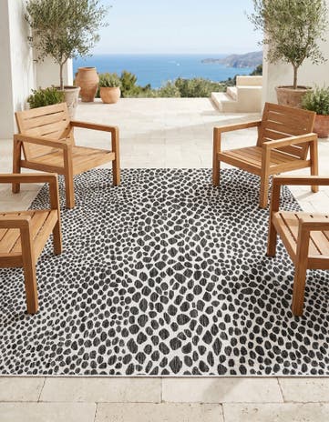 Black Easy-Clean Jill Zarin Cape Town Indoor / Outdoor Square Rug