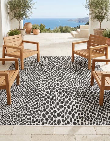 Black Easy-Clean Jill Zarin Cape Town Indoor / Outdoor Square Rug