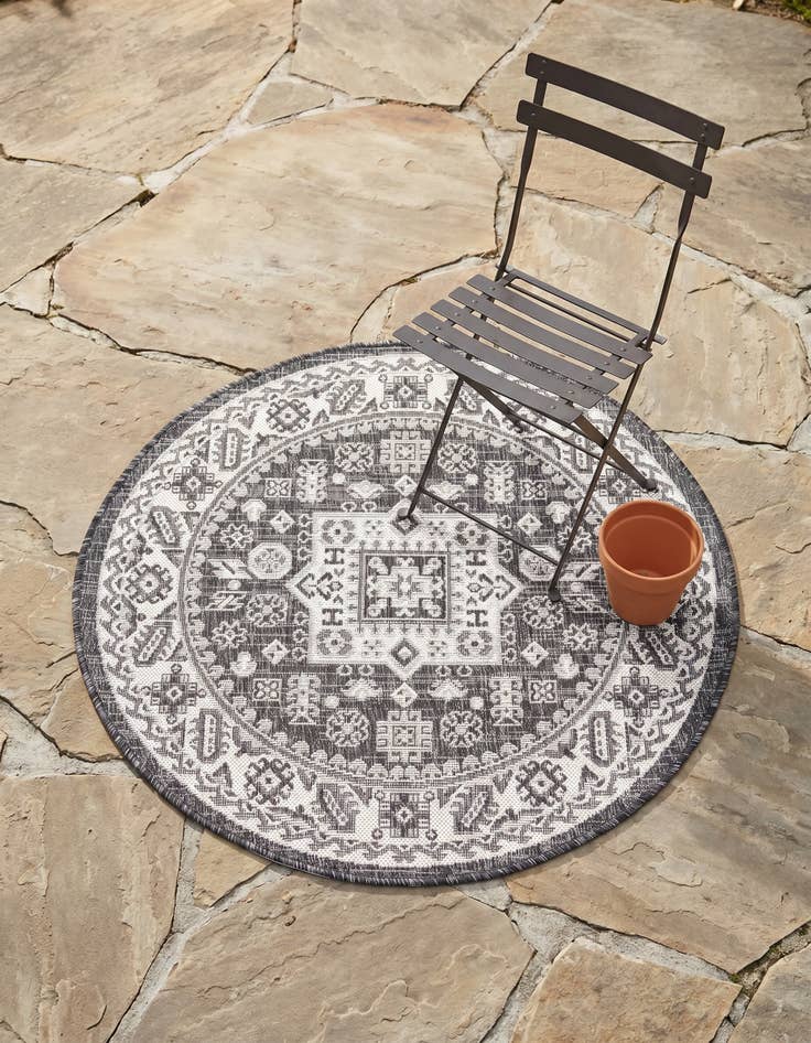 Detail image of 3' x 3' Easy-Clean Aztec Indoor / Outdoor Round Rug