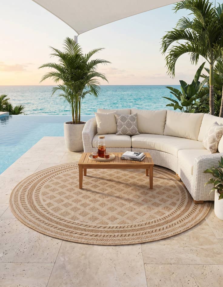 Detail image of 5' 1 x 5' 1 Easy-Clean Lattice Indoor / Outdoor Round Rug