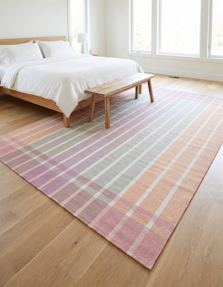Detail image of 7' 10 x 10' Easy-Clean Striped Indoor / Outdoor Rug