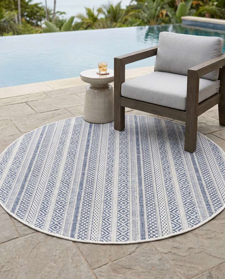 4' x 4' Easy-Clean Ribbon Indoor / Outdoor Round Rug