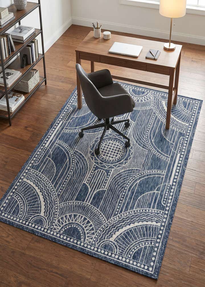 5' 3 x 7' Easy-Clean Traditional Indoor / Outdoor Rug