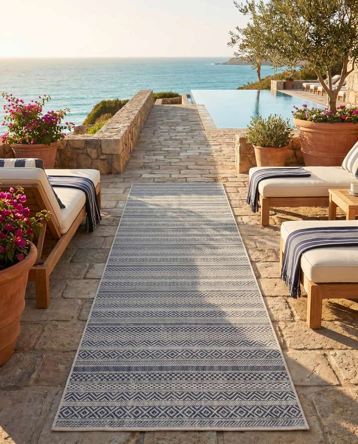 2' 7 x 12' Easy-Clean Striped Indoor / Outdoor Runner Rug
