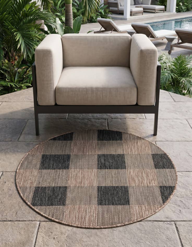Detail image of 3' x 3' Easy-Clean Checkered Indoor / Outdoor Round Rug