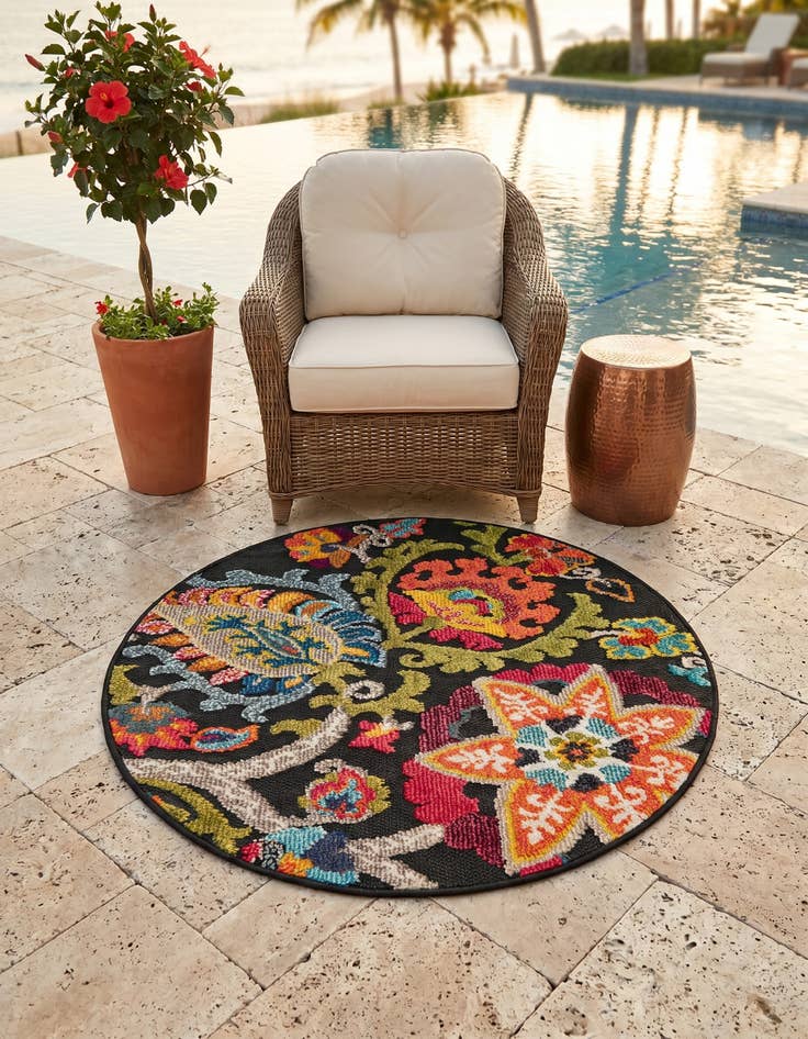 Detail image of 3' x 3' Easy-Clean Casablanca Indoor / Outdoor Round Rug