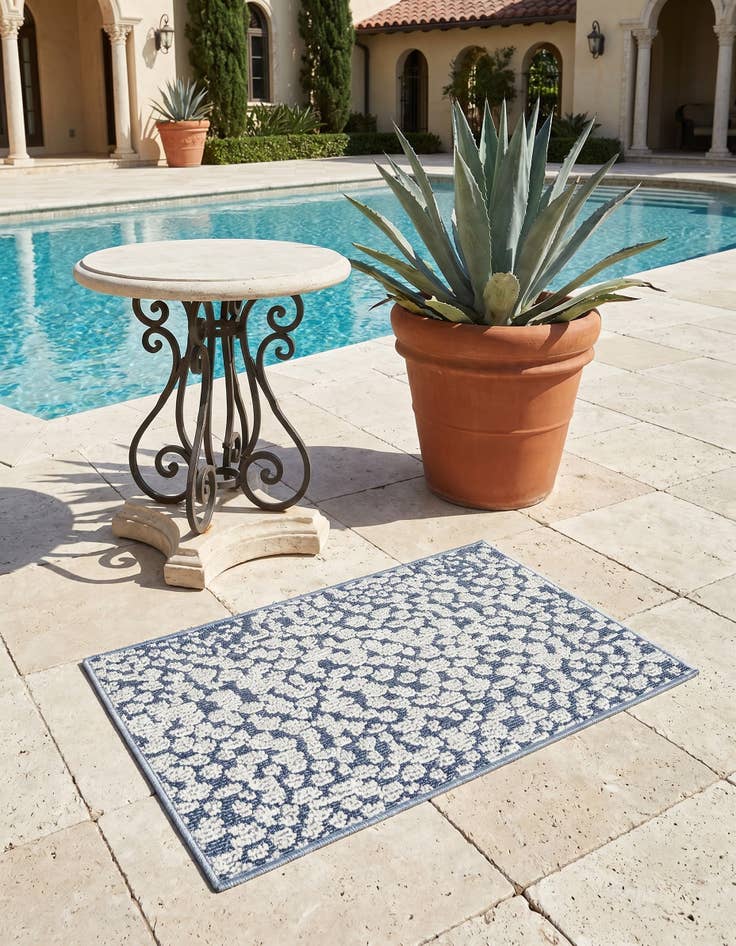 Detail image of 2' x 3' 1 Easy-Clean Safari Indoor / Outdoor Rug