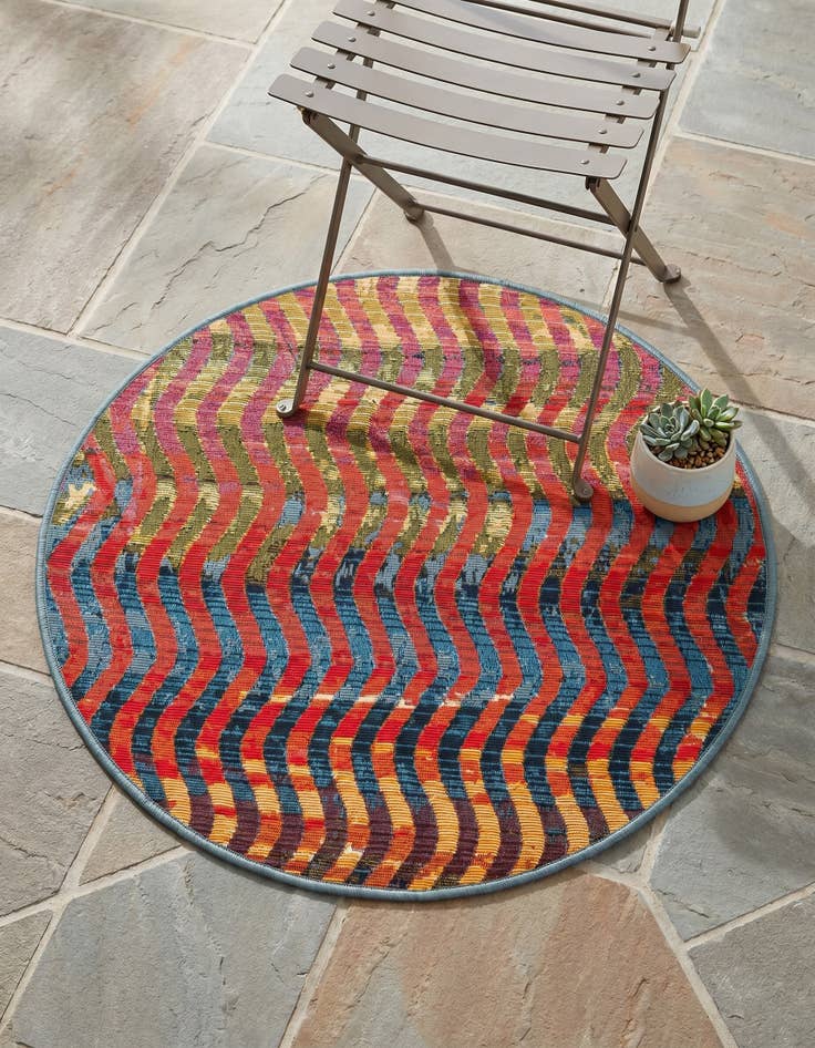 Detail image of 2' 7 x 2' 7 Easy-Clean Modern Indoor / Outdoor Round Rug