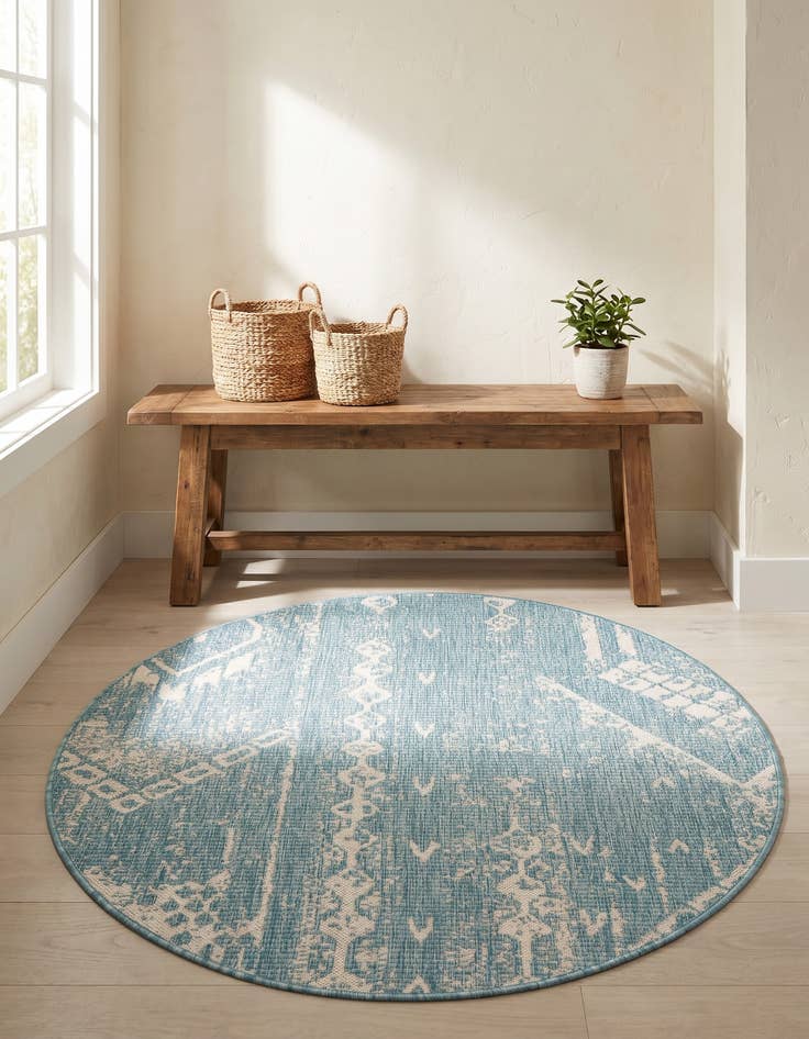 Detail image of 4' x 4' Easy-Clean Bohemian Indoor / Outdoor Round Rug