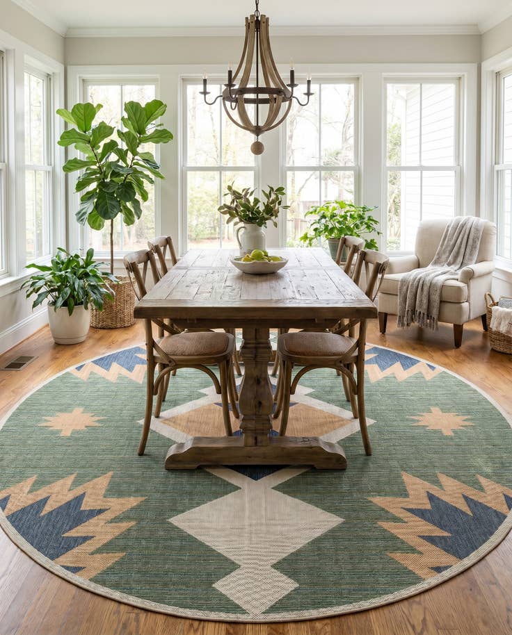 Detail image of 12' x 12' Easy-Clean Baja Indoor / Outdoor Round Rug