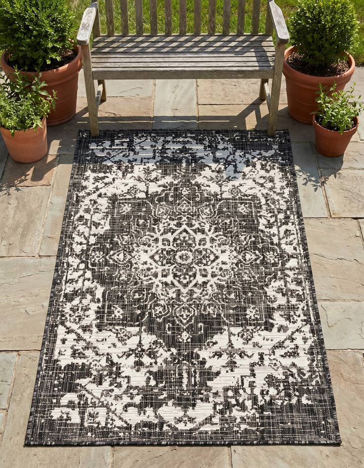 Detail image of 3' x 5' 3 Easy-Clean Jill Zarin Dubai Indoor / Outdoor Rug