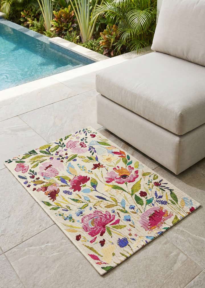 2' x 3' Easy-Clean Botanical Indoor / Outdoor Rug
