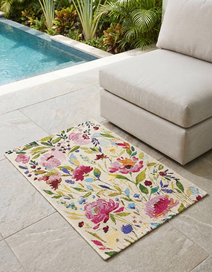 Detail image of 2' x 3' Easy-Clean Botanical Indoor / Outdoor Rug