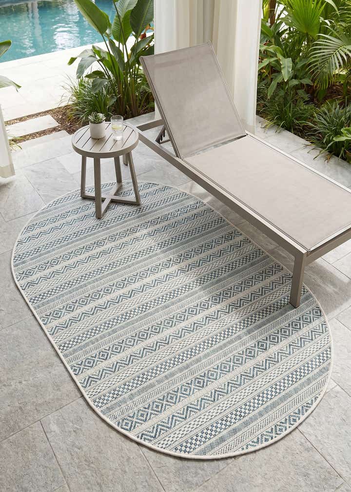 3' x 5' 3 Easy-Clean Striped Indoor / Outdoor Oval Rug