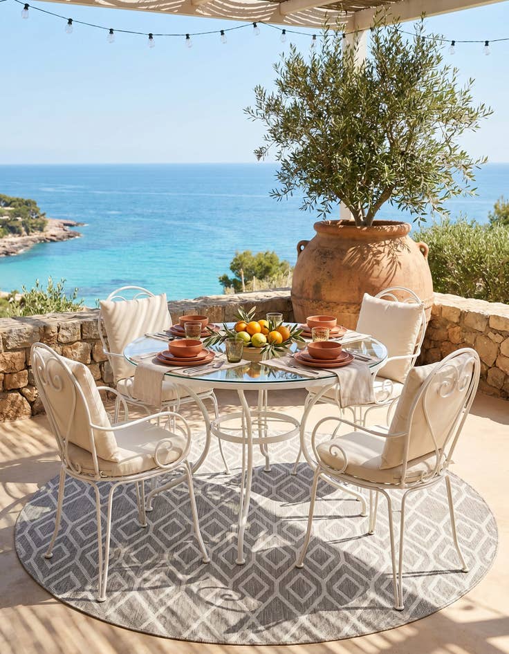 Detail image of 7' x 7' Easy-Clean Jill Zarin Turks and Caicos Indoor / Outdoor Round Rug