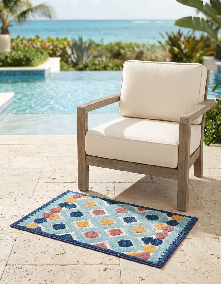 Detail image of 2' x 3' Easy-Clean Belize Indoor / Outdoor Rug