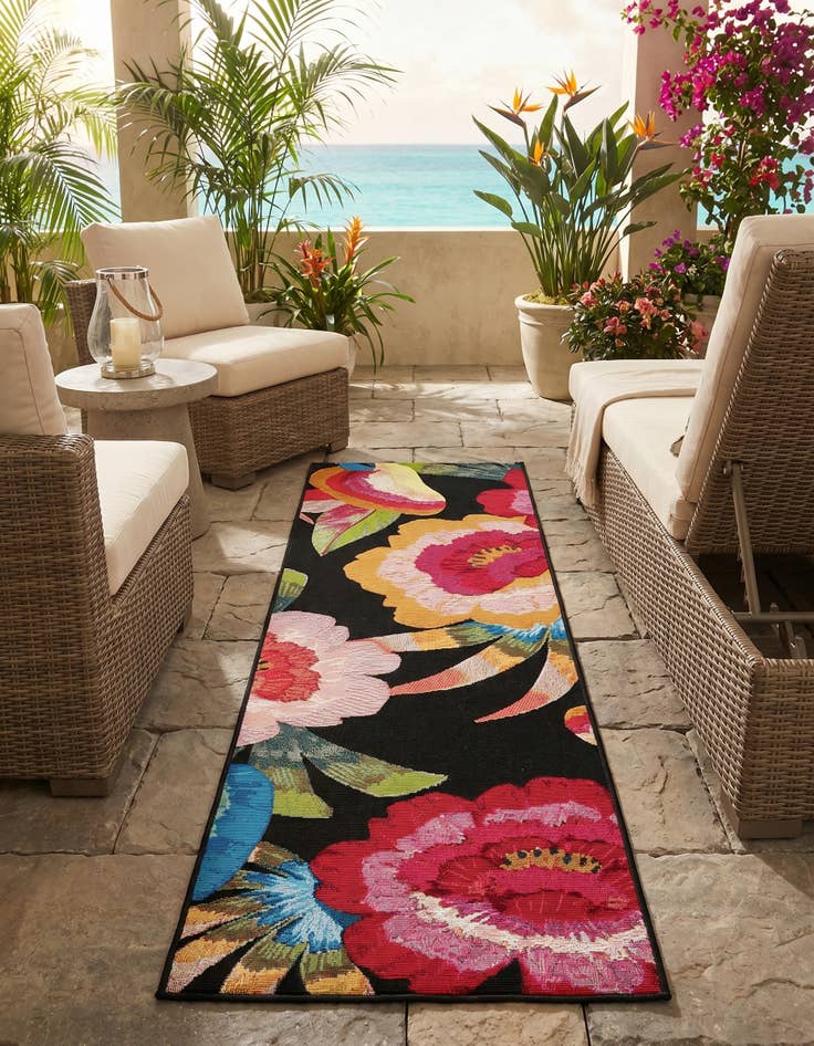 Detail image of 2' x 6' Easy-Clean Botanical Indoor / Outdoor Runner Rug