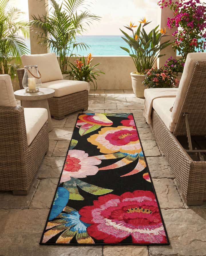 2' x 6' Easy-Clean Botanical Indoor / Outdoor Runner Rug
