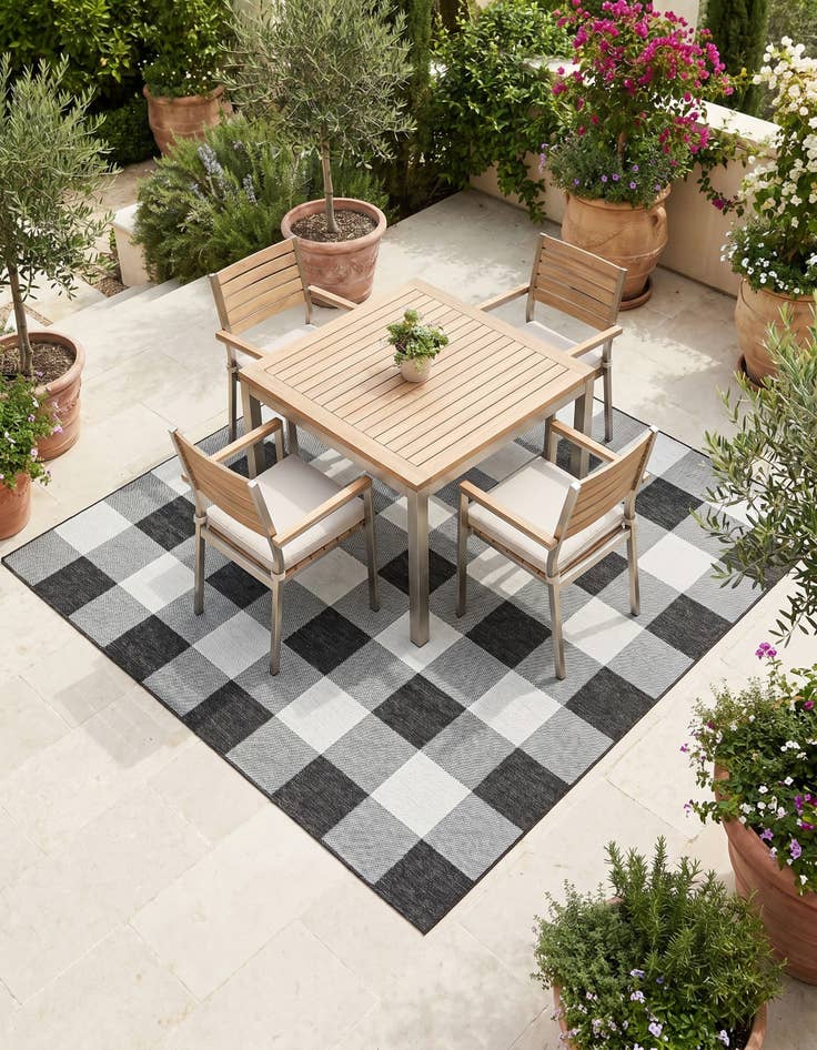 Detail image of 7' 10 x 7' 10 Easy-Clean Checkered Indoor / Outdoor Square Rug