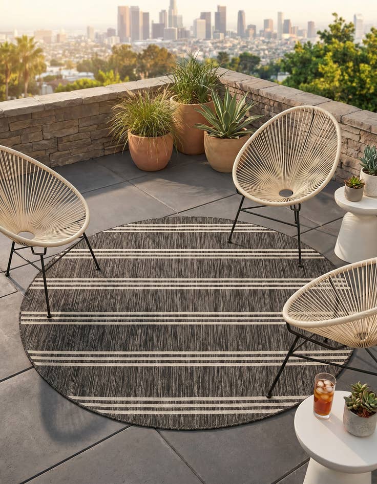 Detail image of 6' x 6' Easy-Clean Jill Zarin Anguilla Indoor / Outdoor Round Rug