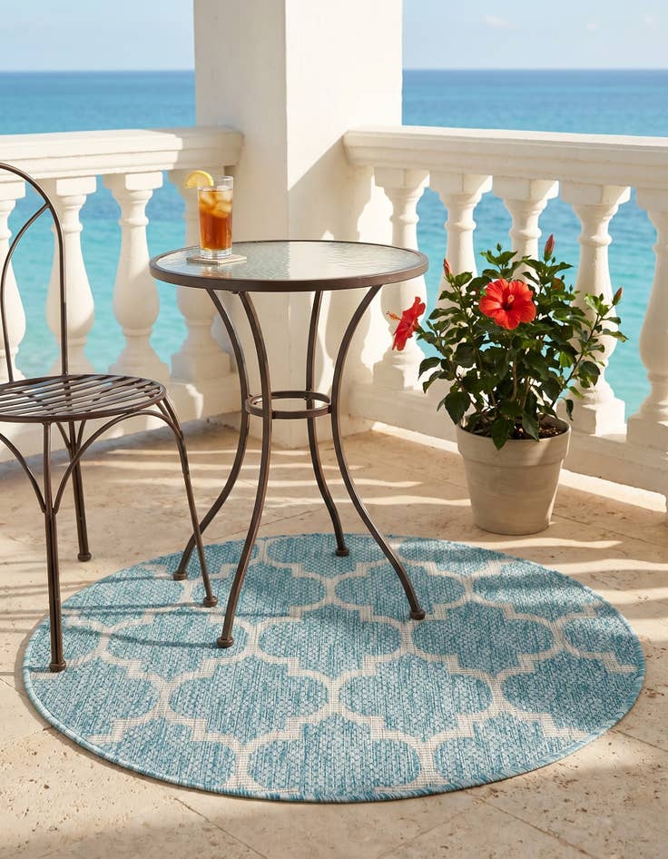 Detail image of 3' x 3' Easy-Clean Trellis Indoor / Outdoor Round Rug