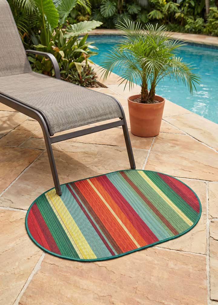 2' 2 x 3' Easy-Clean Modern Indoor / Outdoor Oval Rug