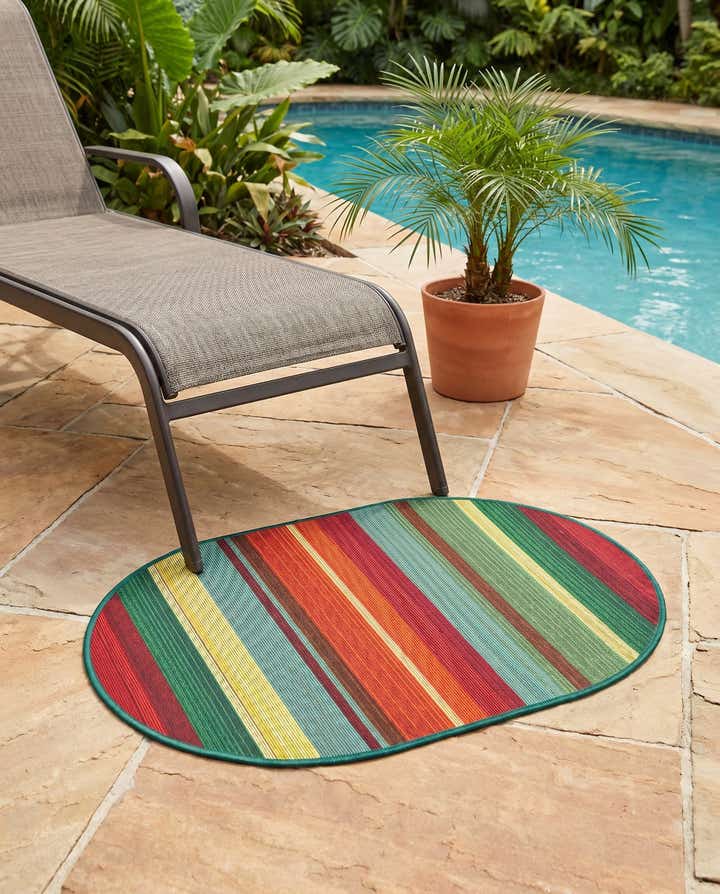 2' 2 x 3' Easy-Clean Modern Indoor / Outdoor Oval Rug