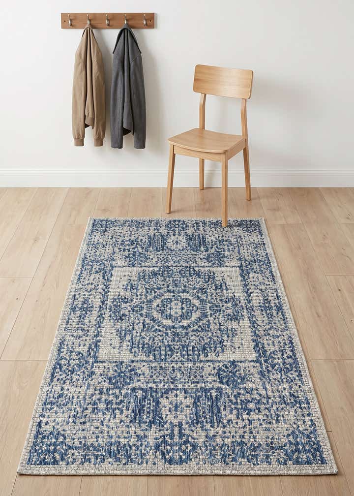 3' x 5' 3 Easy-Clean Traditional Indoor / Outdoor Rug