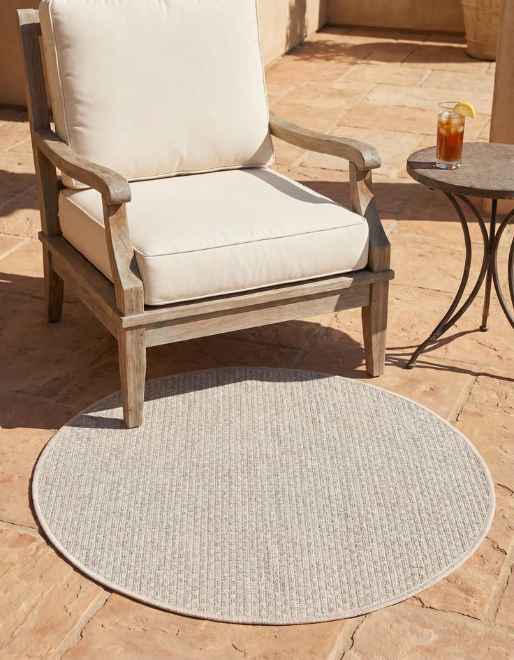 Detail image of 3' x 3' Easy-Clean Solid Indoor / Outdoor Round Rug