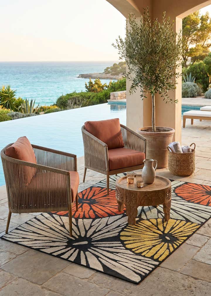 5' 3 x 8' Easy-Clean Casablanca Indoor / Outdoor Rug