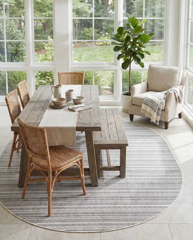Detail image of 7' 10 x 10' Easy-Clean Ribbon Indoor / Outdoor Oval Rug