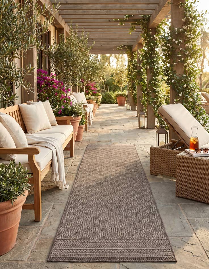 Detail image of 2' 7 x 12' Easy-Clean Trellis Indoor / Outdoor Runner Rug