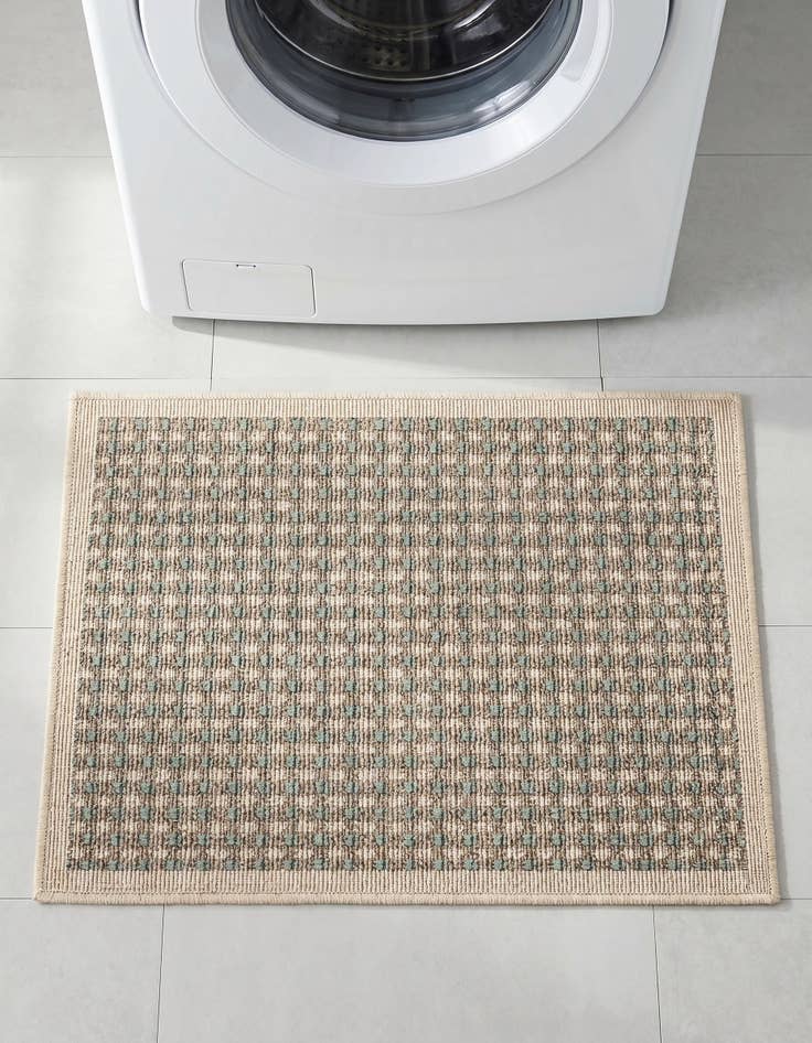Detail image of 2' x 3' Easy-Clean Border Indoor / Outdoor Rug