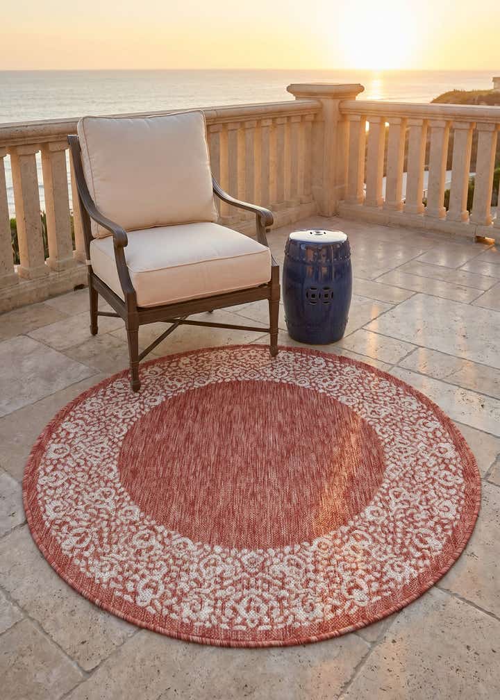 4' x 4' Easy-Clean Border Indoor / Outdoor Round Rug