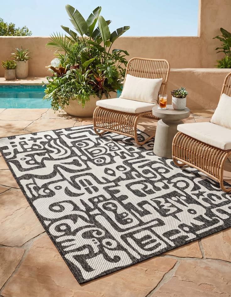 Detail image of 4' x 6' Easy-Clean Modern Indoor / Outdoor Rug