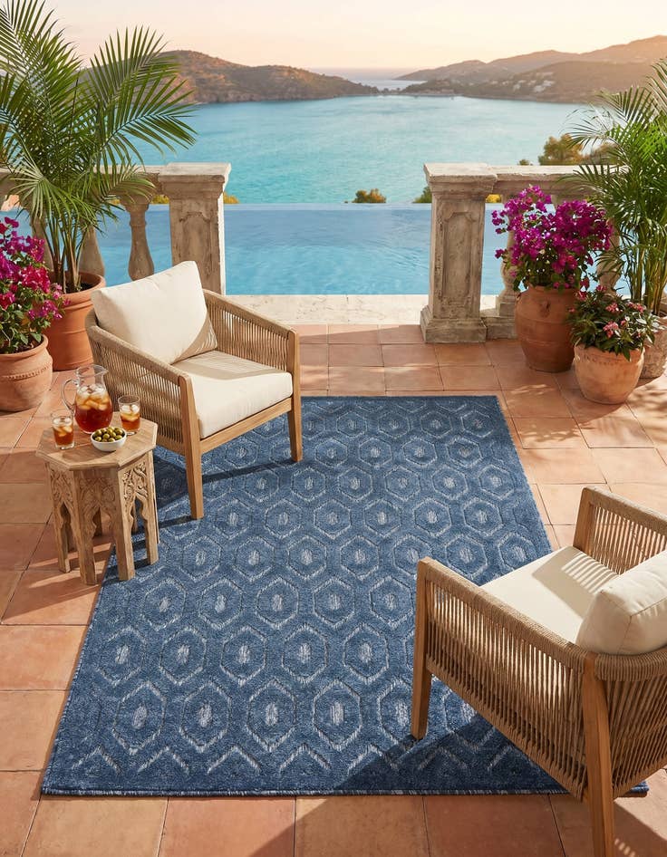 Detail image of 4' x 6' Easy-Clean Trellis Textured Indoor / Outdoor Rug