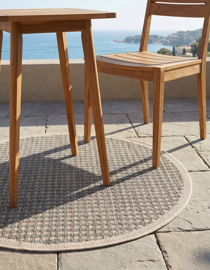 Detail image of 3' x 3' Easy-Clean Border Indoor / Outdoor Round Rug