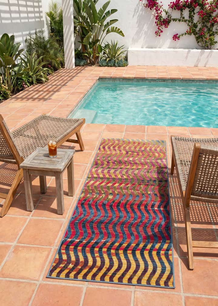 2' x 5' Easy-Clean Modern Indoor / Outdoor Runner Rug